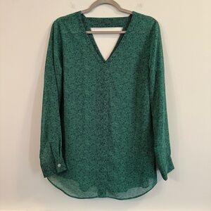 Women’s Cabin Elegant Green V-Neck Women's Top